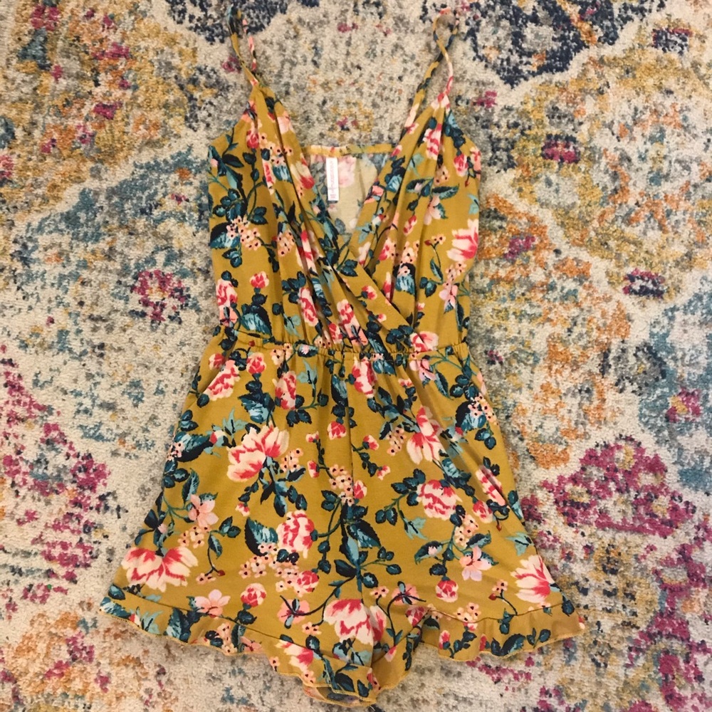 EUC romper. Size small